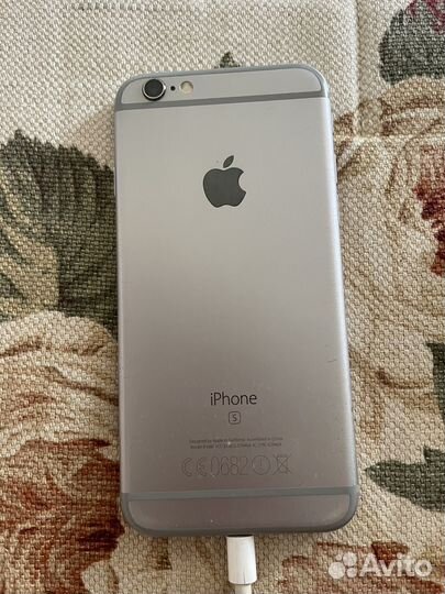 Телефон iPhone 6s