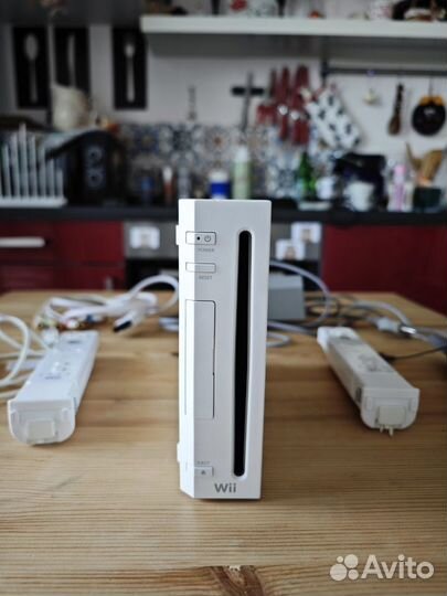 Nintendo Wii + диски