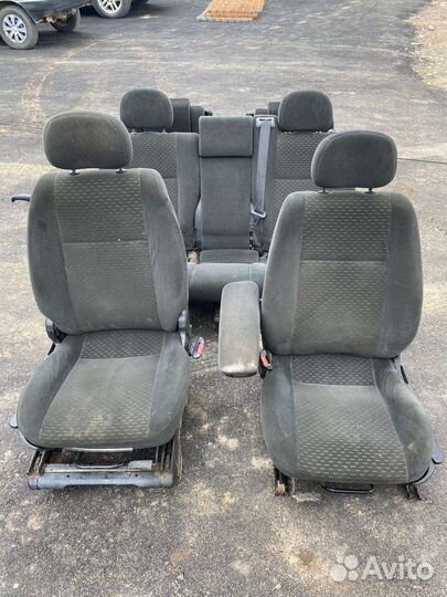 Передние сиденья opel zafira а