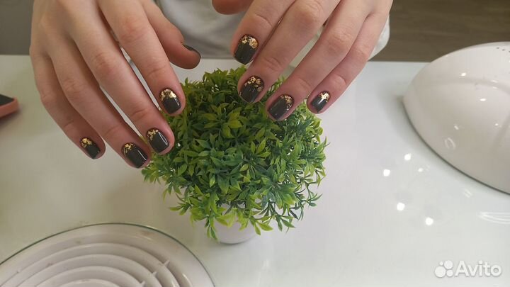 Модель на маникюр с покрытием гель лак