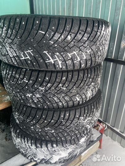 Pirelli Scorpion Ice Zero 2 265/65 R17