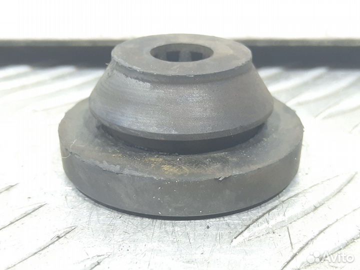 Б/У Опора корпуса воздушного фильтра резино#001