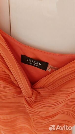 Платье guess кораллового цвета