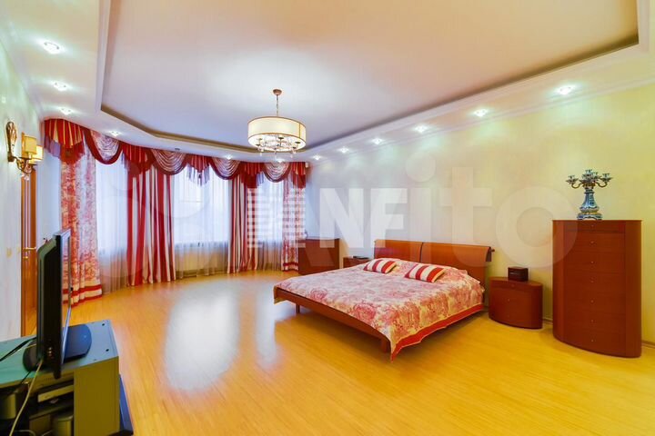 Дом 400 м² на участке 15 сот.