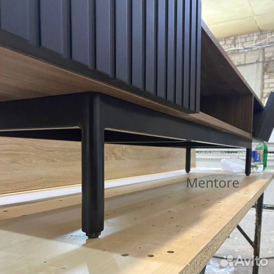 Тумба тв Batista классическая (с дверцами)