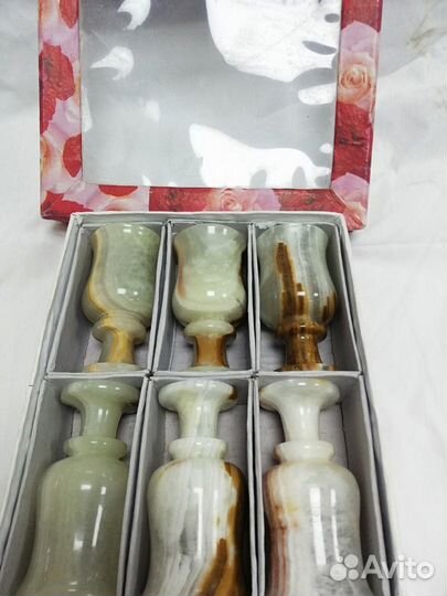 Набор больших рюмок, стопок из оникса