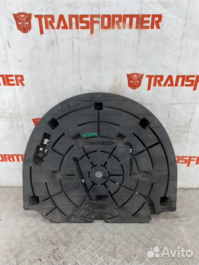 Крышка запасного колеса Мазда Атенза GG