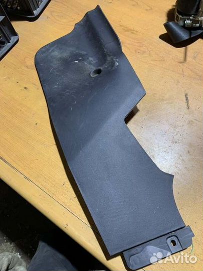 Накладка консоли передняя левая Mitsubishi Lancer