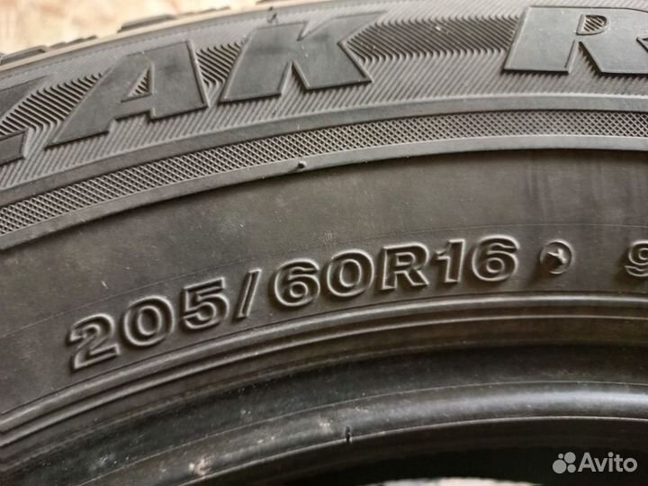 Bridgestone Blizzak Revo1 205/60 R16