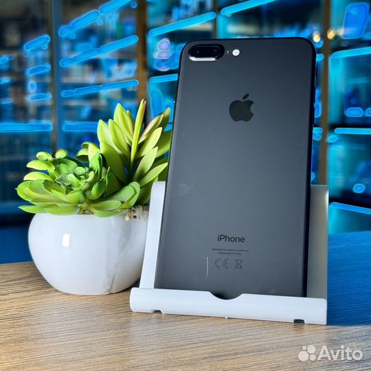 iPhone 8 Plus, 64 ГБ