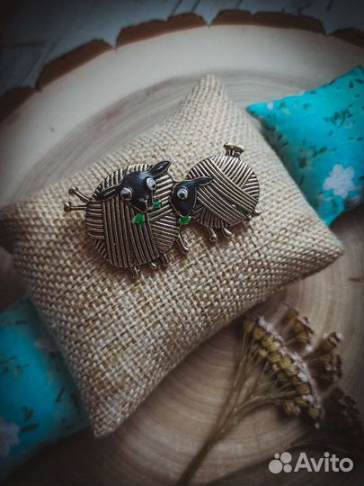 Брошь барашки