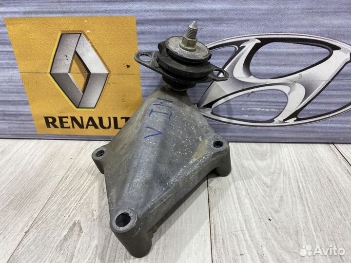 Опора двигателя двс Кронштейн Renault megane 1 Лев