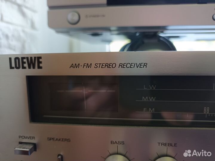 AM-FM stereo receiver