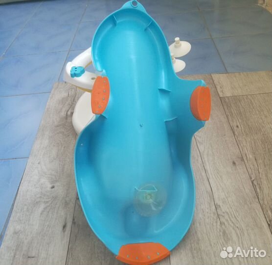 Горка для купания и нагрудник