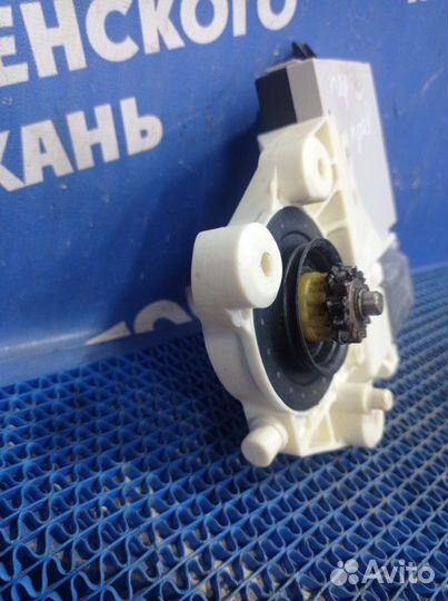 Моторчик стеклоподъемника Ford Focus 2 универсал