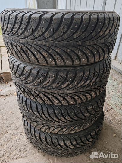Sava Eskimo Stud 225/60 R17 99T