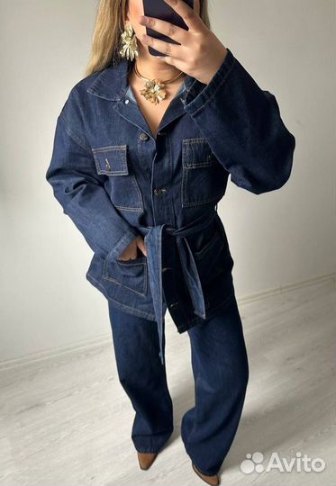 Джинсовый брючный костюм