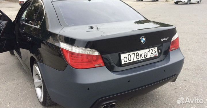 Задний бампер Bmw E60 М-пакет в сборе