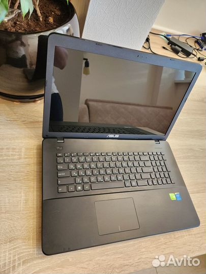 Asus X751L, core i5, 12gb, 500SSD, nvidia 940m,17