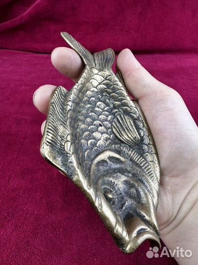 Старинная бронза пепельница литье рыба