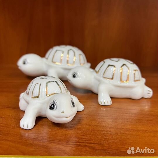 Статуэтка черепашки из фарфора новая