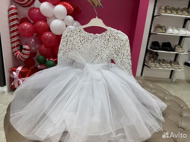 Нарядное платье снежинки 110 новое