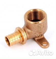 Угольник настенный с внутренней резьбой 20-Rp 3/4