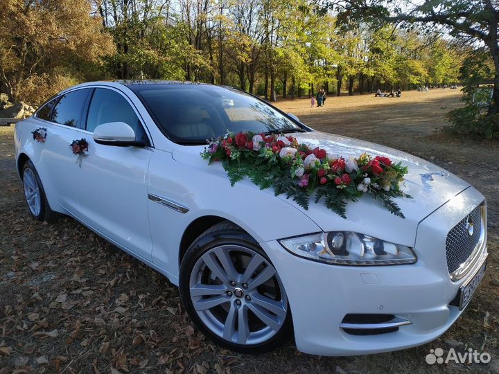 Свадебные украшения на автомобиль