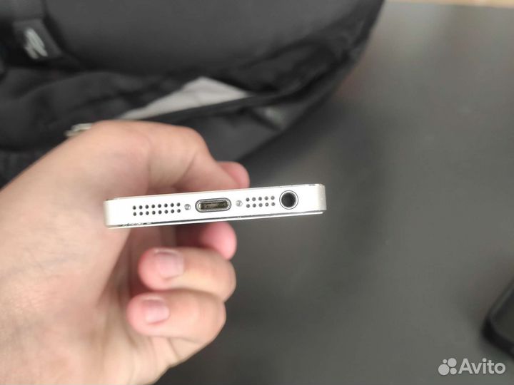 Телефон iPhone 5s