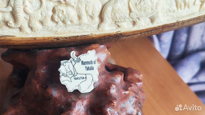 Композиция из бивня мамонта