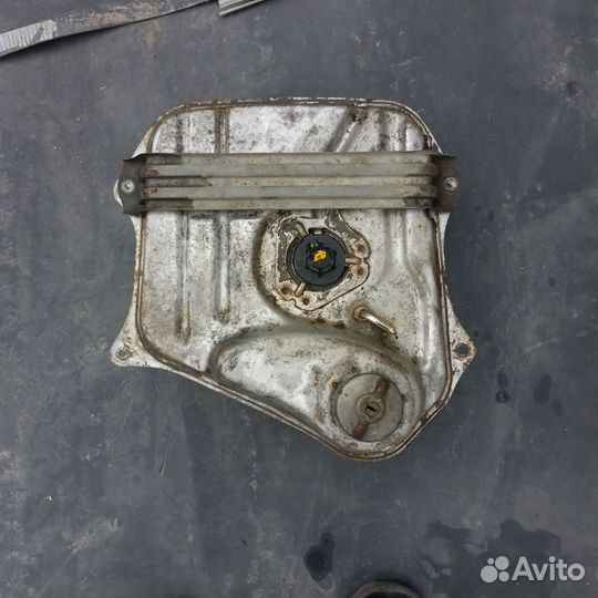Бензобак на Дио 34-35