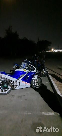 Honda vfr400 nc24