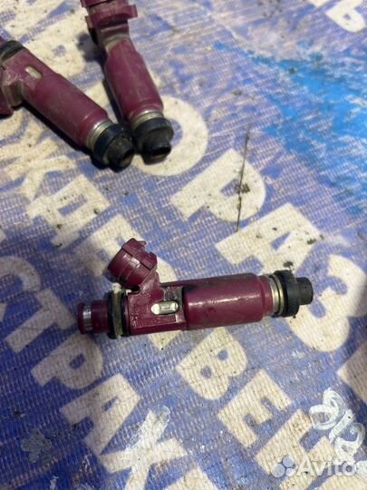 Топливная форсунка Mazda 3 Bk седан Z6 2006