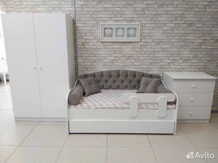 Детская кровать тахта с ящиком, разные цвета