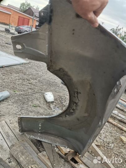 Крыло переднее правое w 210