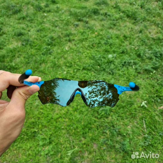 Спортивные очки Oakley