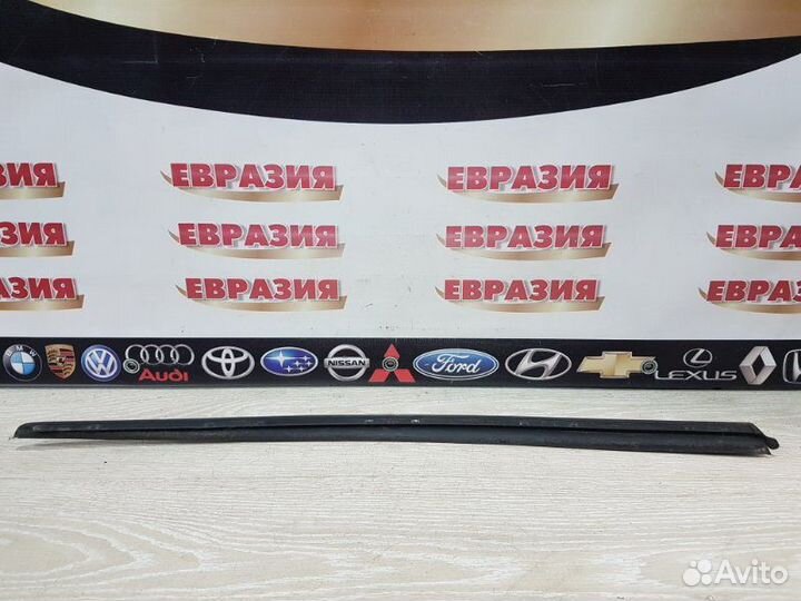 Молдинг лобового стекла передний правый Audi A6 C7
