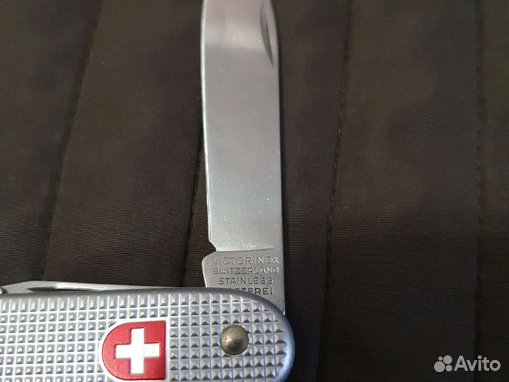 Нож Victorinox 2005 год