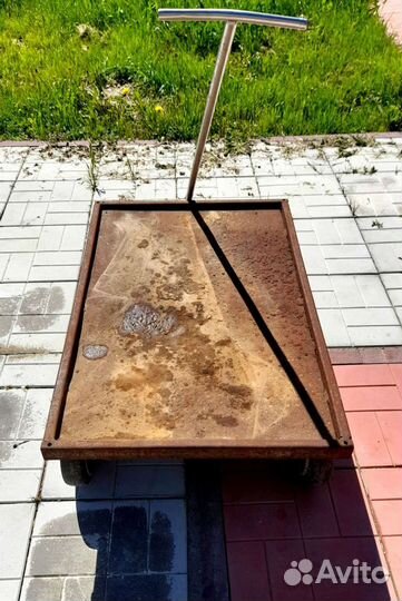 Садовая тележка с поворотной осью