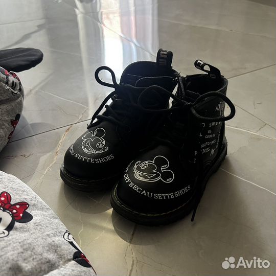 Продам куртку для девочки
