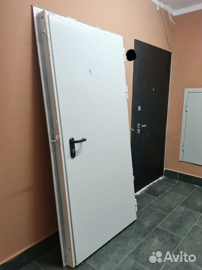 Входная дверь застройщика