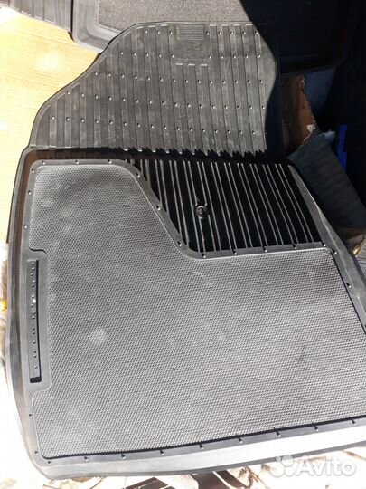 Комплект ковриков для Renault Logan новые