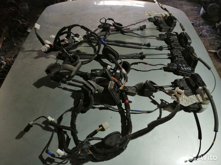 Замок двери Hyundai Sonata 6 YF