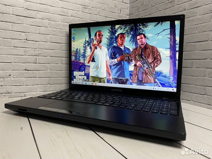 Игровой ноутбук Samsung 6Gb / 2 видеокарты / SSD
