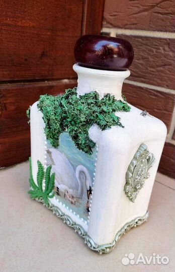 Декорированная бутылка Лебеди