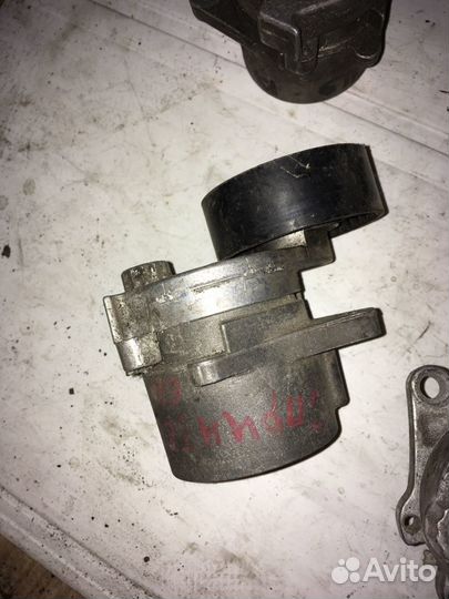 Натяжной ролик Mercedes 2.2cdi / 2.7cdi