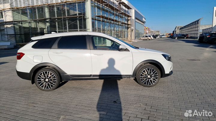 LADA Vesta Cross 1.6 CVT, 2020, 63 000 км