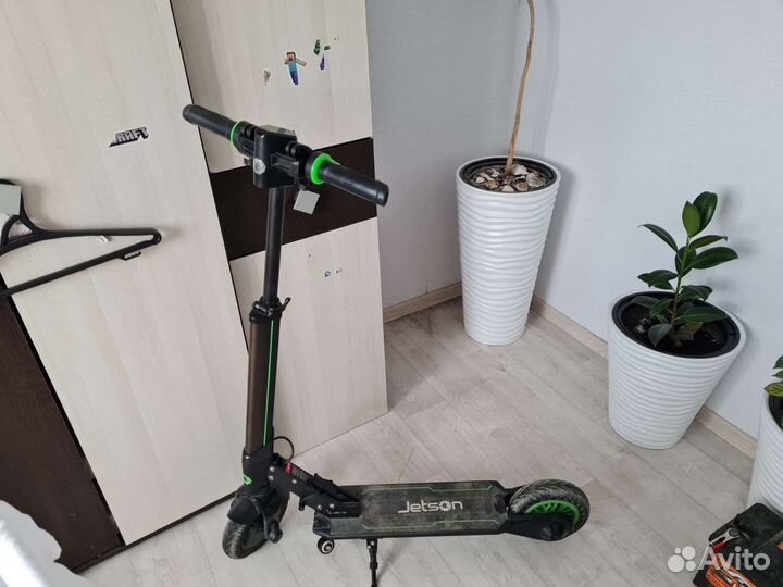 Электросамокат jetson l8