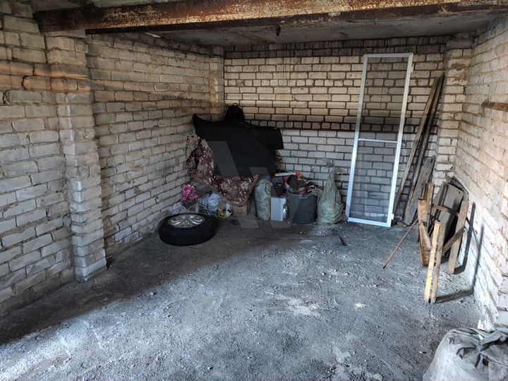 Гараж, > 30 м²