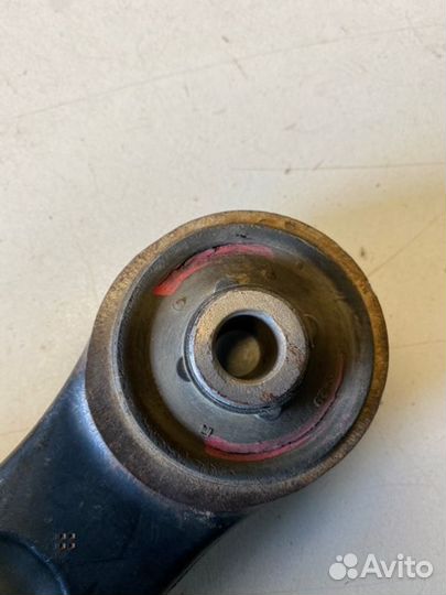 Рычаг подвески передний правый Peugeot 308 1.6L